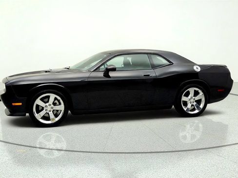 Used 2010 Dodge Challenger R/T RWD image 8