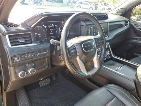 Used 2021 GMC Yukon Denali w/ Denali Premium Package image 20