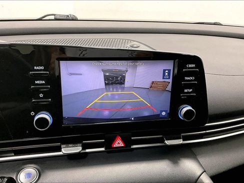 Used 2022 Hyundai Elantra SEL w/ Convenience Package FWD image 29