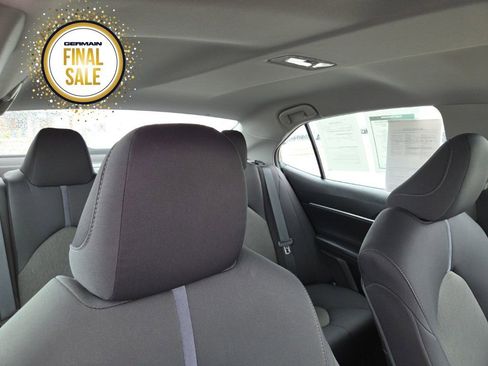 Used 2022 Toyota Camry LE image 23