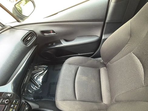 Used 2021 Toyota Prius LE AWD/4WD image 14