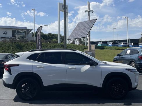 Used 2025 Chevrolet Trax ACTIV w/ Driver Confidence Package image 8