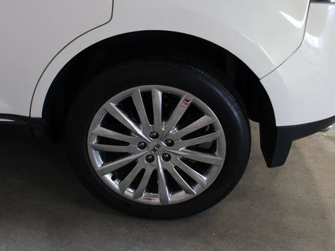 Used 2012 Lincoln MKX AWD image 30