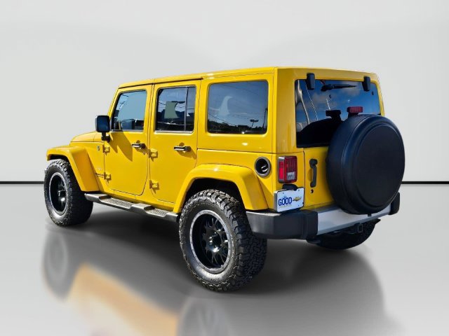 Used 2015 Jeep Wrangler Unlimited Sahara w/ Max Tow Package AWD/4WD image 3