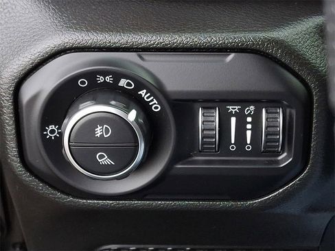 Used 2022 Jeep Gladiator Mojave w/ Cold Weather Group image 27