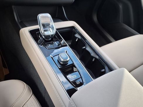 New 2026 Volvo XC90 B5 Plus w/ Protection Package Premier image 15