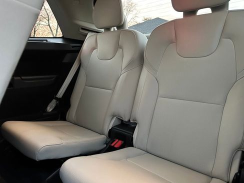 Used 2021 Volvo XC90 T6 Momentum image 22