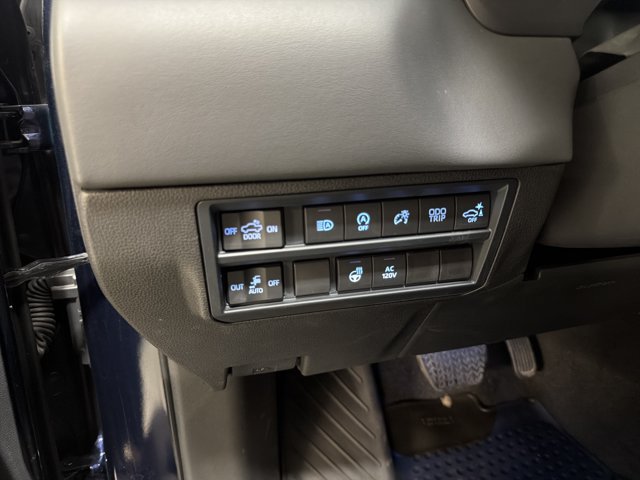 Used 2024 Toyota Tundra Platinum AWD/4WD image 35