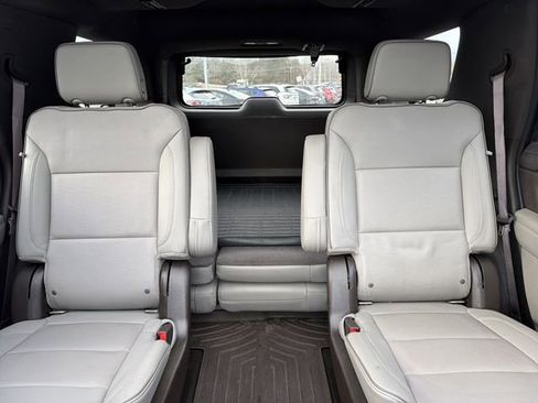 Used 2022 GMC Yukon SLT w/ SLT Premium Package image 35