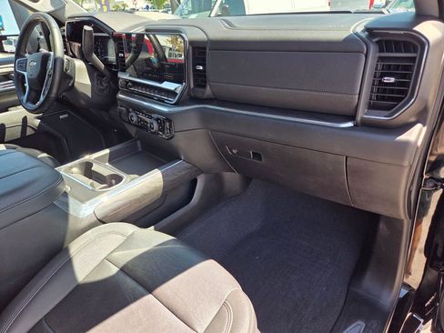 Used 2025 Chevrolet Silverado 2500 LTZ w/ Z71 Chrome Sport Edition image 19