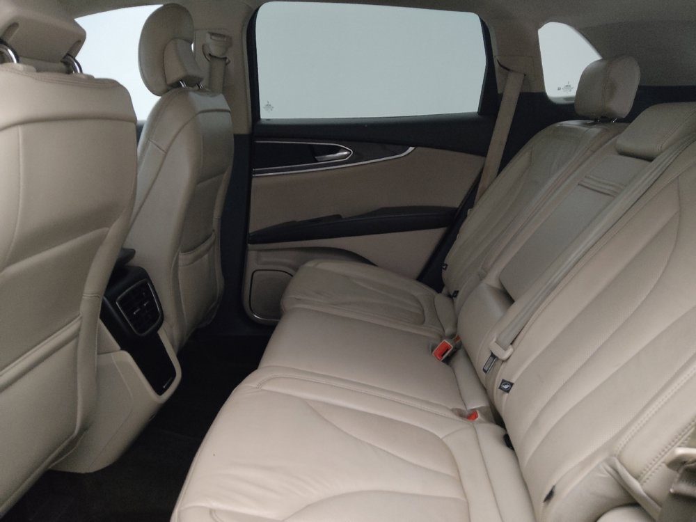 Used 2017 Lincoln MKX Select w/ Select Plus Package FWD image 18