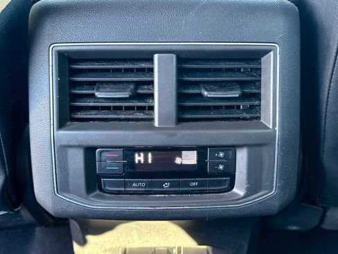 Used 2019 Volkswagen Atlas SE image 25