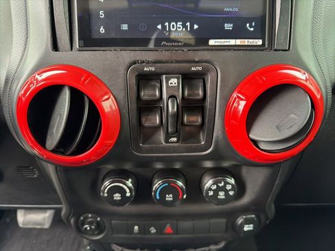 Used 2017 Jeep Wrangler Unlimited Sport w/ Quick Order Package 24S AWD/4WD image 36