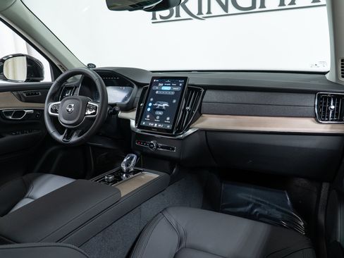 New 2026 Volvo XC90 B6 Plus w/ Protection Package Premier image 14