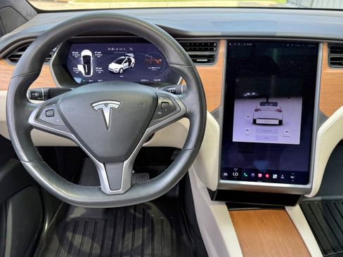 Used 2020 Tesla Model X Long Range AWD/4WD image 10