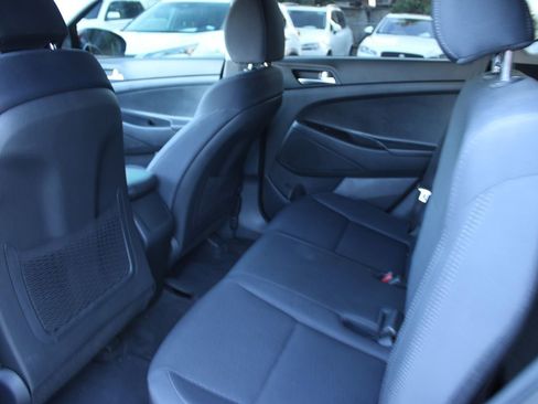 Used 2021 Hyundai Tucson SE FWD image 14
