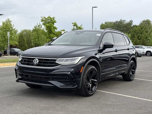 Used 2024 Volkswagen Tiguan SE R-Line AWD/4WD image 6