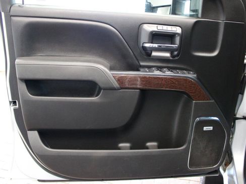 Used 2015 GMC Sierra 2500 SLT w/ Snow Plow Prep Package image 16