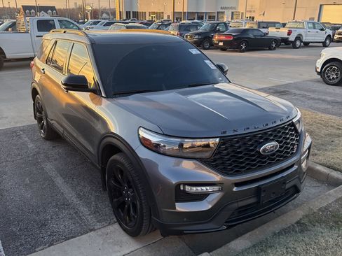 Used 2021 Ford Explorer ST w/ Equipment Group 401A image 2