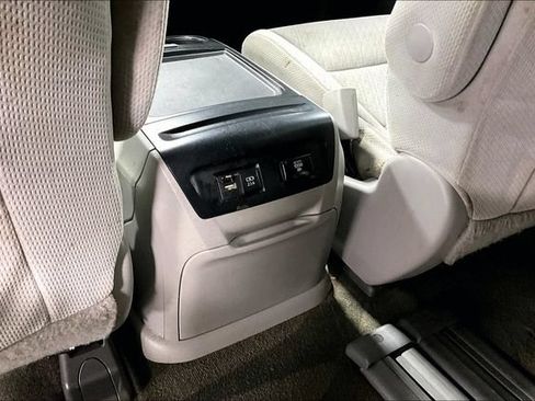 Used 2018 Toyota Sienna LE FWD image 11