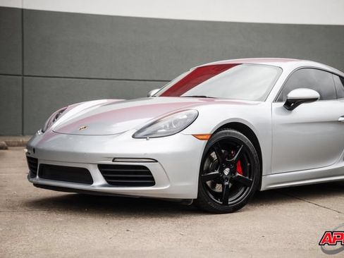 Used 2017 Porsche 718 Cayman RWD image 36