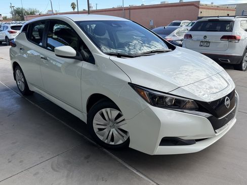Used 2025 Nissan Leaf S FWD image 6