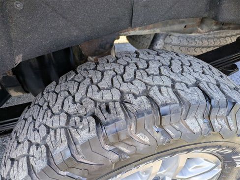 Used 2021 Chevrolet Silverado 2500 LT w/ Convenience Package image 12