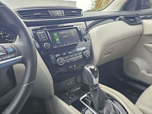 Used 2019 Nissan Rogue Sport SV w/ Technology Package AWD/4WD image 30