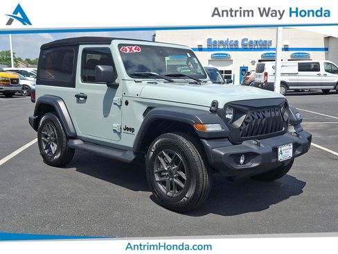 Used 2024 Jeep Wrangler Sport AWD/4WD image 1