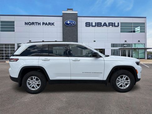 Used 2024 Jeep Grand Cherokee Laredo w/ MOPAR Finishing Package RWD image 2