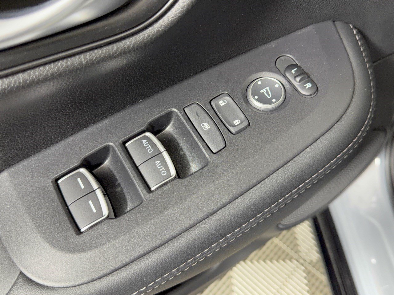 Used 2026 Honda HR-V EX-L image 15