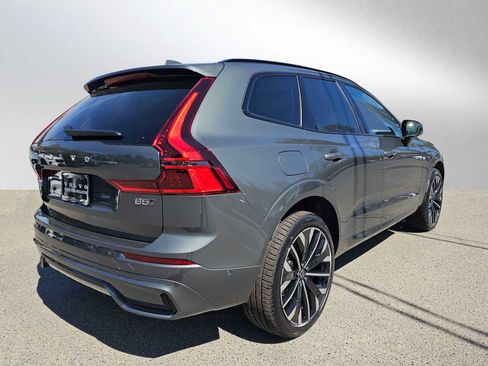 New 2026 Volvo XC60 B5 Ultra AWD/4WD image 3