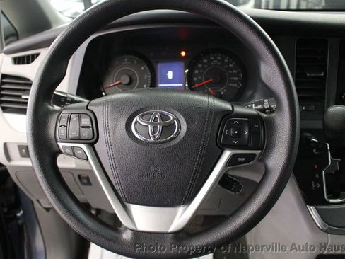Used 2017 Toyota Sienna LE w/ Protection Package FWD image 13