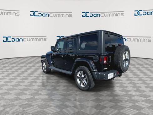 Used 2019 Jeep Wrangler Unlimited Sahara AWD/4WD image 7