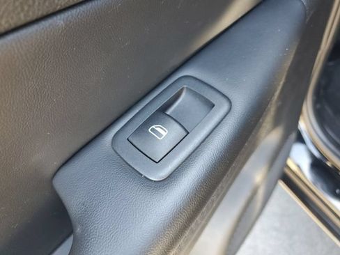 Used 2022 Jeep Grand Cherokee Laredo X AWD/4WD image 16