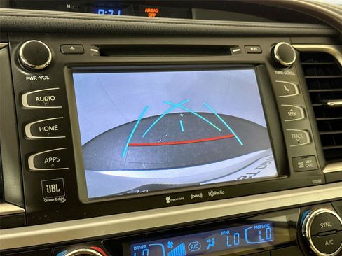 Used 2016 Toyota Highlander Limited FWD image 25