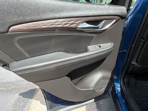 Used 2023 Buick Envision Avenir image 14