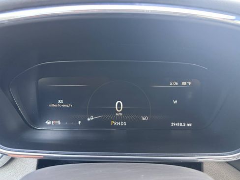 Used 2018 Lincoln Continental Select w/ Continental Climate Package FWD image 19