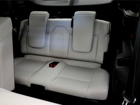 Used 2025 Mitsubishi Outlander SEL image 22