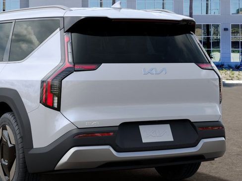 New 2026 Kia EV9 Wind image 13
