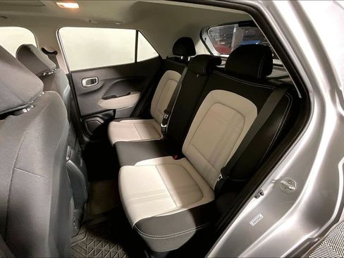 Used 2022 Hyundai Venue SEL FWD image 25