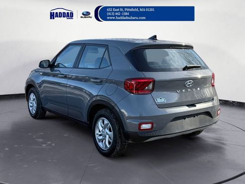 Used 2022 Hyundai Venue SE image 4