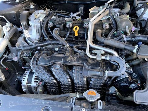 Used 2024 Nissan Altima 2.5 SV image 32