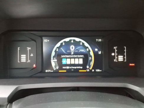 Certified 2025 Toyota Tacoma SR5 AWD/4WD image 21