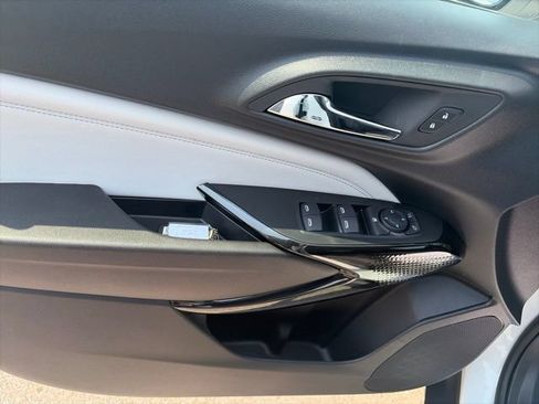 New 2026 Chevrolet Trax LT w/ Sunroof Package FWD image 17