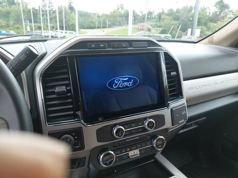 Used 2022 Ford F350 Lariat w/ Lariat Ultimate Package AWD/4WD image 31