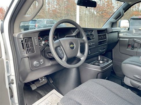 Used 2024 Chevrolet Express 2500 w/ Driver Convenience Package image 10