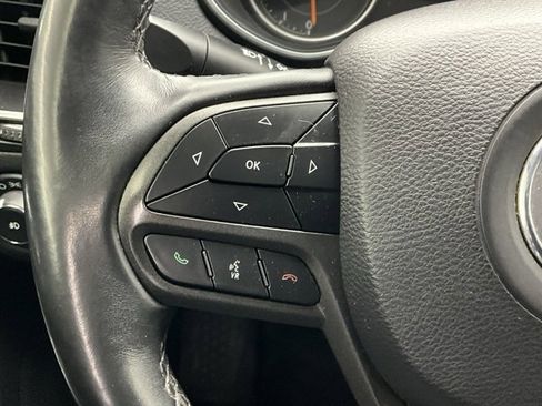 Used 2019 Jeep Cherokee Trailhawk image 17