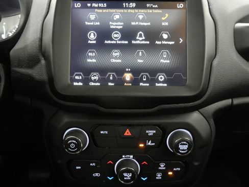 Used 2023 Jeep Renegade Latitude AWD/4WD image 19