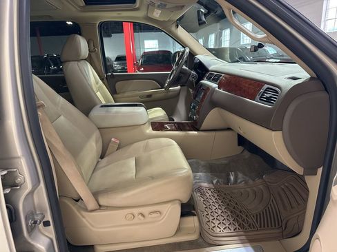 Used 2009 Chevrolet Tahoe LTZ AWD/4WD image 39